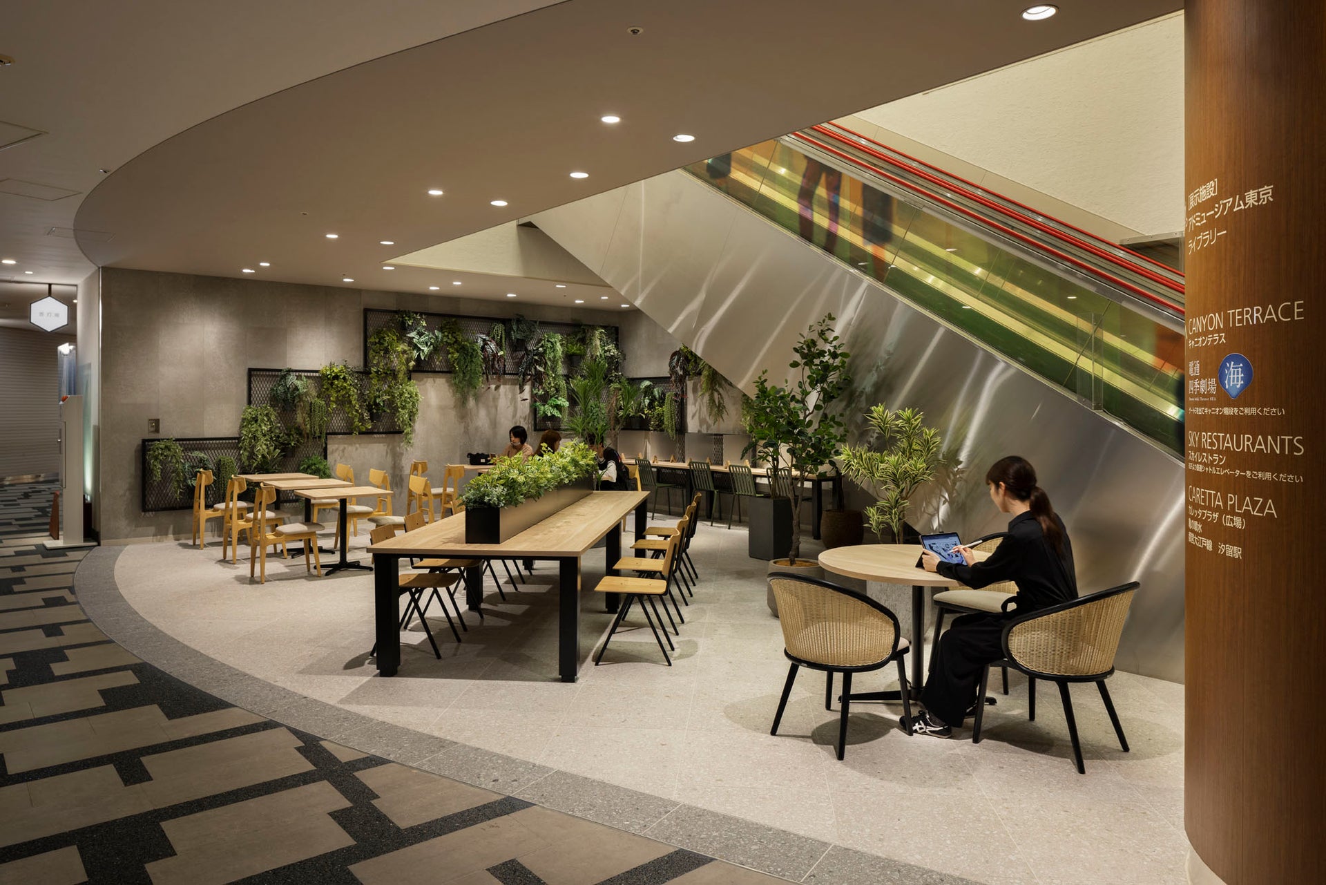 カレッタ汐留 エントランス リニューアル